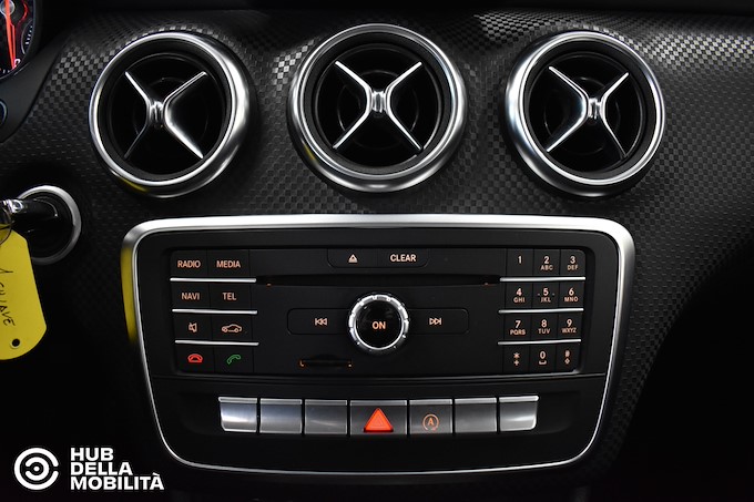 MERCEDES-BENZ A 180 d Sport